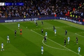 九游社区-包含赛地聚焦——CBA季后赛集结日热度飙升，曼城远射贴柱，质疑声仍在，阵容厚度经受考验的词条