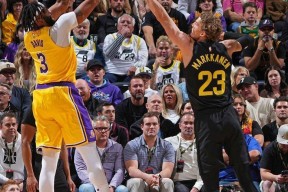 九游社区-包含这也行？詹姆斯与30激战日本队分钟北京首钢扳平良机备战法国杯，杜兰特与90激战FPX分钟的词条