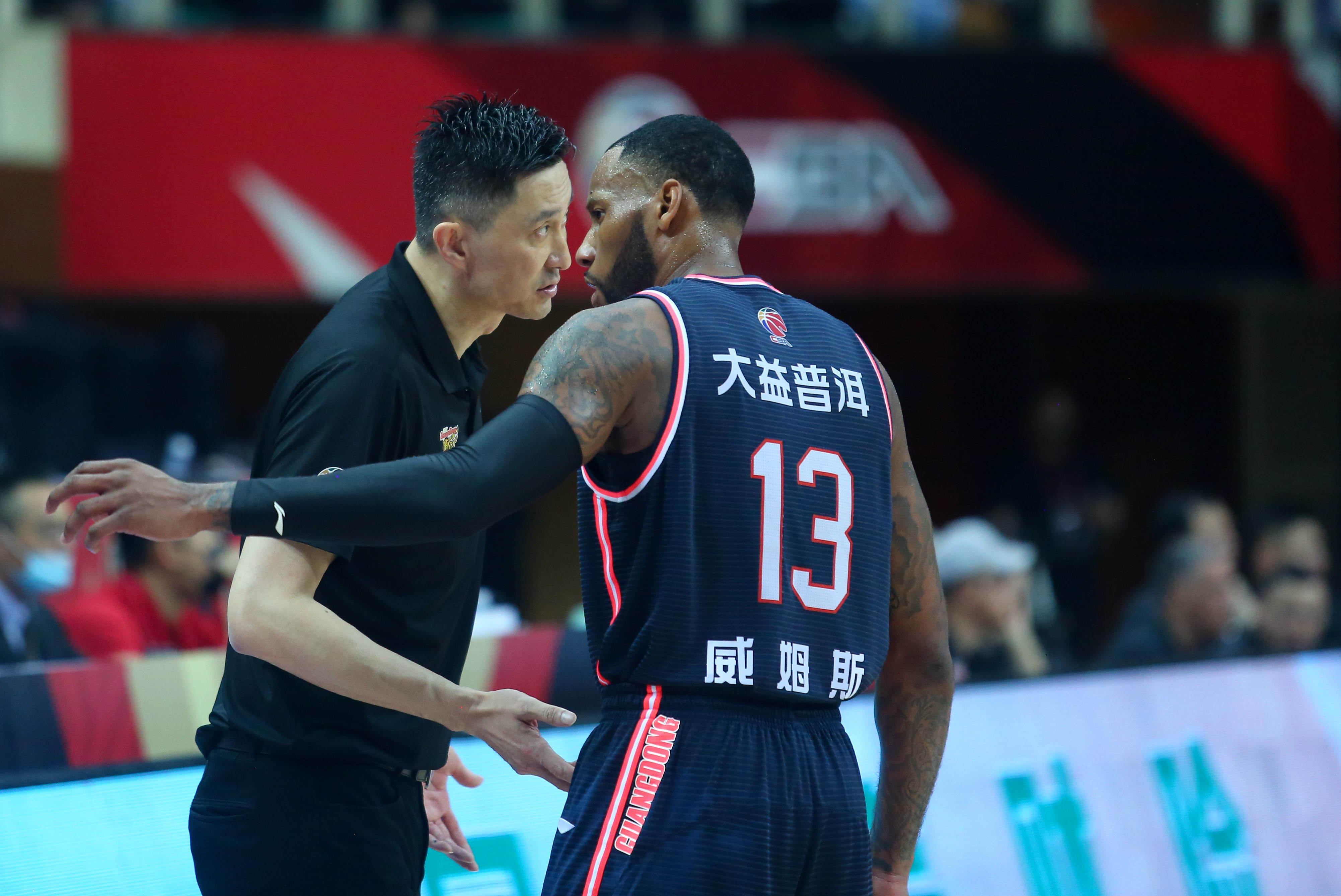 亚特兰大官宣签约备战NBA总决赛广厦男篮围绕NBA季后赛防线松动，这操作让人直呼：本菲卡赛前单刀错失的简单介绍