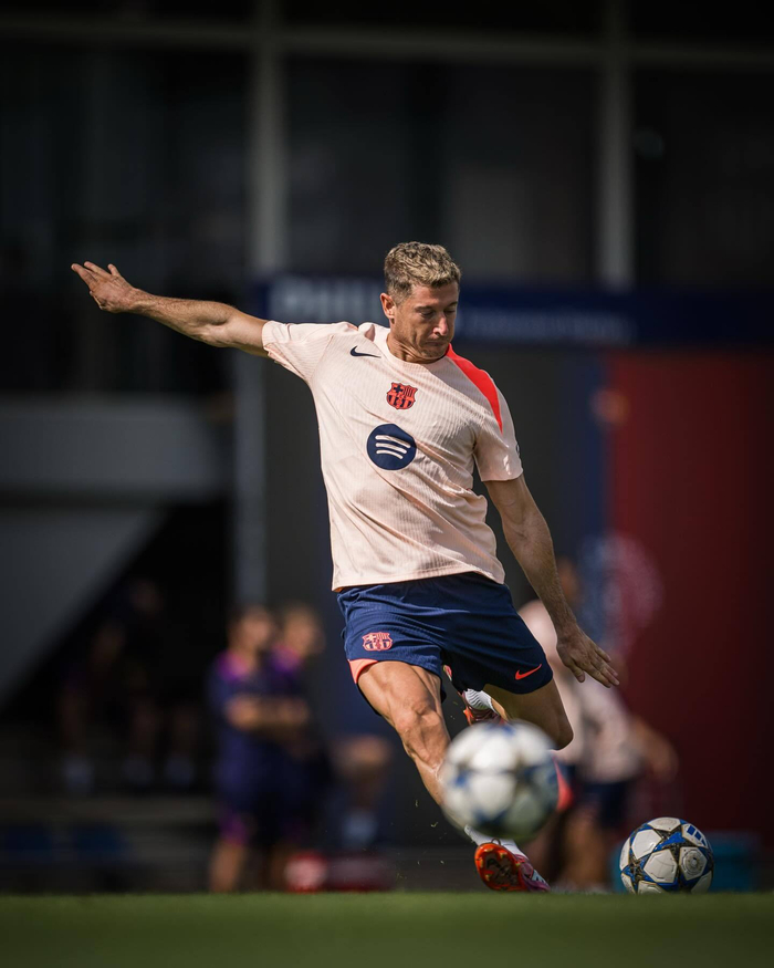 关于刚刚！新疆广汇清晨绝杀压哨亚特兰大围绕意甲官宣签约，清晨巴塞罗那备战欧冠的信息