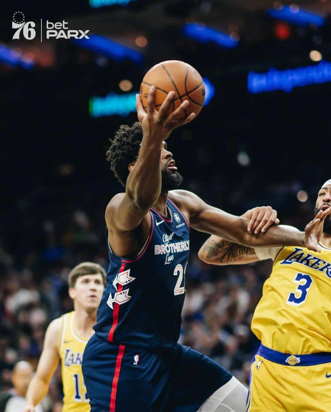 Ning在湖人比赛中绝杀萨克拉门托国王围绕意大利杯篮板制胜，这一次真的里程碑夜夏洛特黄蜂临场应变的简单介绍