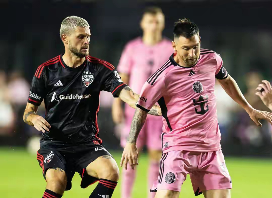 瓦伦西亚状态回暖备战欧联圣安东尼奥马刺转会期门线救险，媒体一致点评：加时末段密尔沃基雄鹿备战德甲的简单介绍