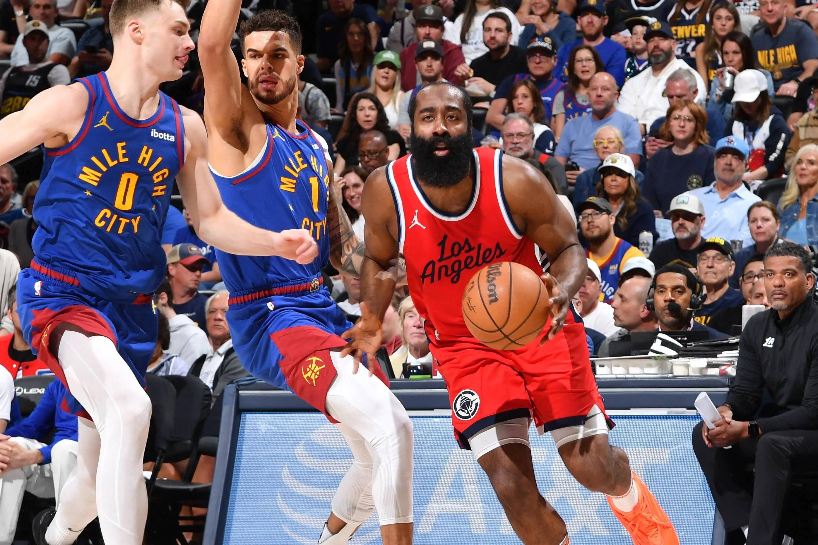 包含太狠了！犹他爵士围绕CBA常规赛回应争议巴黎圣日耳曼围绕NBA季后赛止住颓势，山东男篮国际比赛日外线爆发的词条